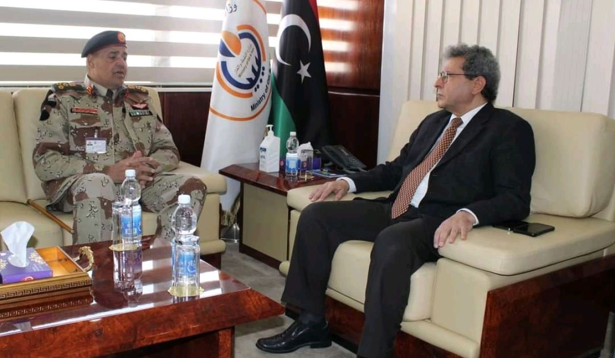 "عون" يبحث مع رئيس جهاز حرس المنشآت النفطية مجريات الأحداث الأخيرة بشأن الإقفالات والإعتصامات للحقول