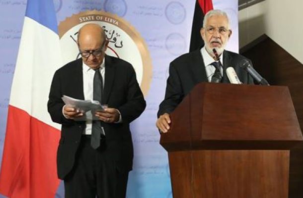 وقفة احتجاجية للعاملين بالمصرف المركزي تنديداً باختطاف الرجباني