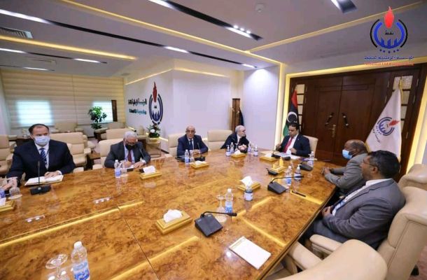 "الدبيبة" يطلع على مطالب المعتصمين من فئة الصم والبكم وضعاف السمع