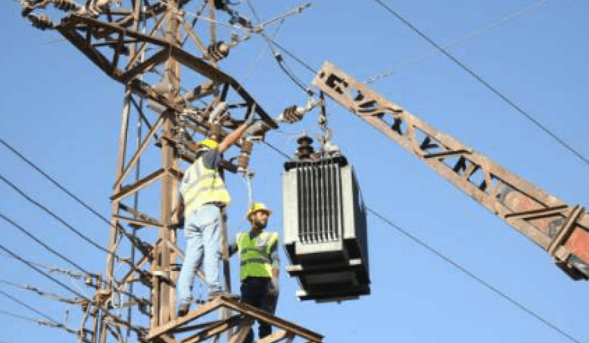 الليبيون يواجهون أزمة مؤلمة من خلال استمرار انقطاع التيار الكهربائي وخسارة المليارات دون أي فائدة