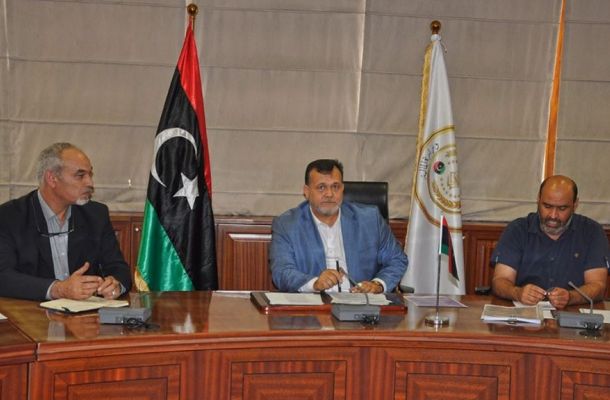 تجار التجزئة يشكون حرمانهم من الحصول على الدولار من المركزي