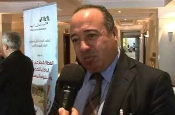 وكيل بلدية اوجلة يناقش اوضاع مستشفي اوجلة