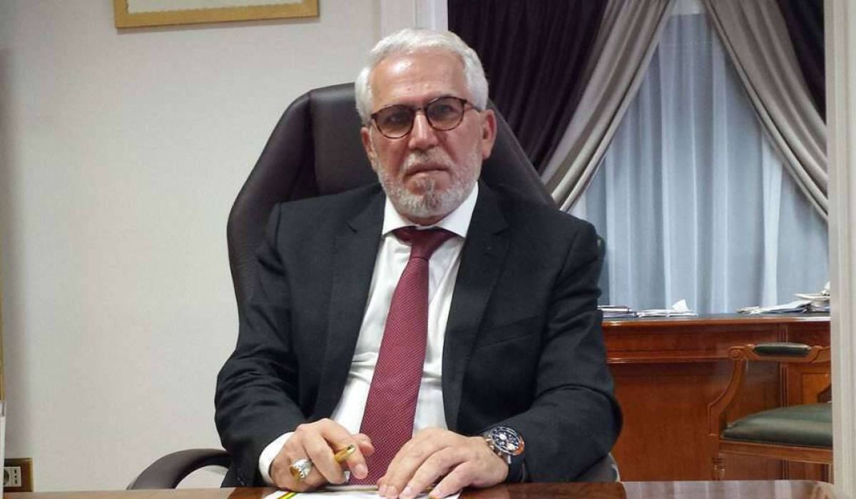 ممثل سيف القذافي يكشف لصحيفة إسبانية العديد من قضايا الفساد المالي في ليبيا