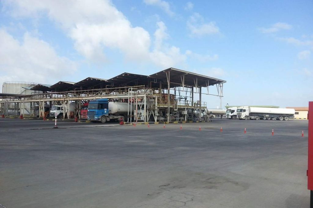 مباشرة توزيع الوقود على المحطات من قبل مستودع مصراته النفطي