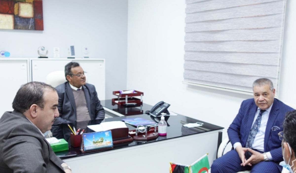سفير الجمهورية الجزائرية يقترح إقامة ملتقى لرجال الأعمال بالبلدين في منطقة (واتسوف)