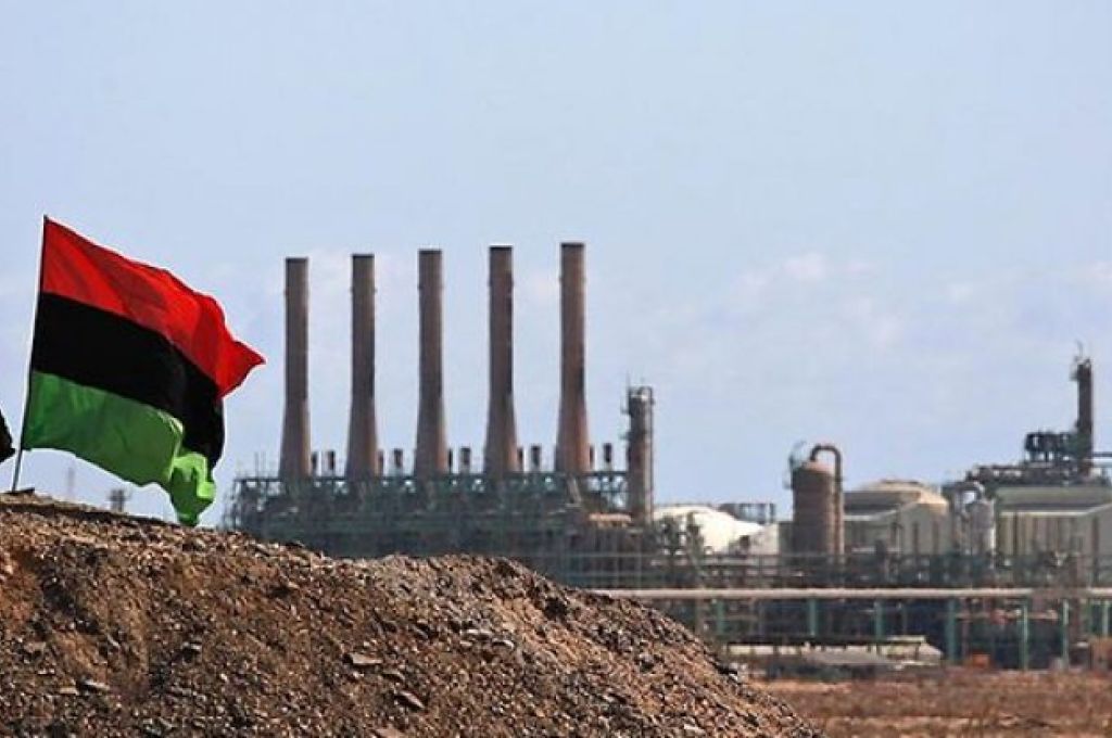 الدولار يواصل ارتفاعه مجددًا بالسوق الموازي