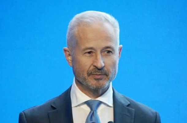 خاص.. مصادر بالمركزي تكشف لصدى توريد شحنات عملة أجنبية لتوزيعها على المصارف وبيعها للمواطن جزء من مخصصات الأغراض الشخصية