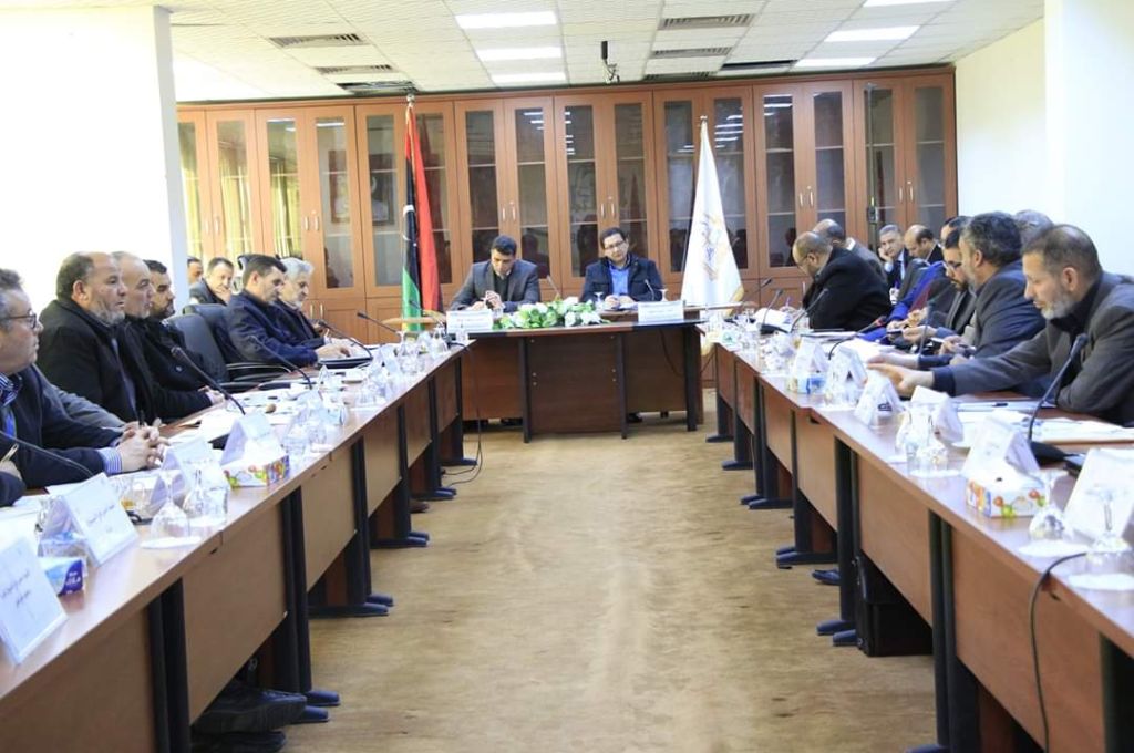 "بالفيديو" الرقابة الإدارية مياه البحر تسربت تحت كورنيش طرابلس