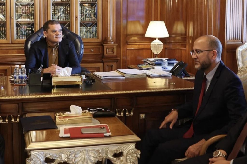 خاص.. مصادر مطلعة لصدى: تم إجراء حوالة بقيمة 100 مليون دينار من شركة هاتف ليبيا إلى الشركة العامة للكهرباء مباشرة دون وجود وسيط في هذه الحوالة