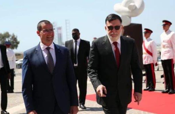 الرئاسي يناقش مع عدد من المسؤولين عودة الشركات التركية إلى ليبيا
