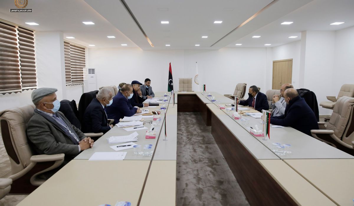 الثني يترأس اجتماع للمؤسسة الليبية للاستثمار ويبحث آليات توحيدها