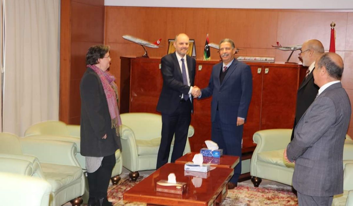 سفير بعثة الاتحاد الأوروبي يعد بالمساهمة في رفع الحظر الجوي الأوروبي على شركات الطيران