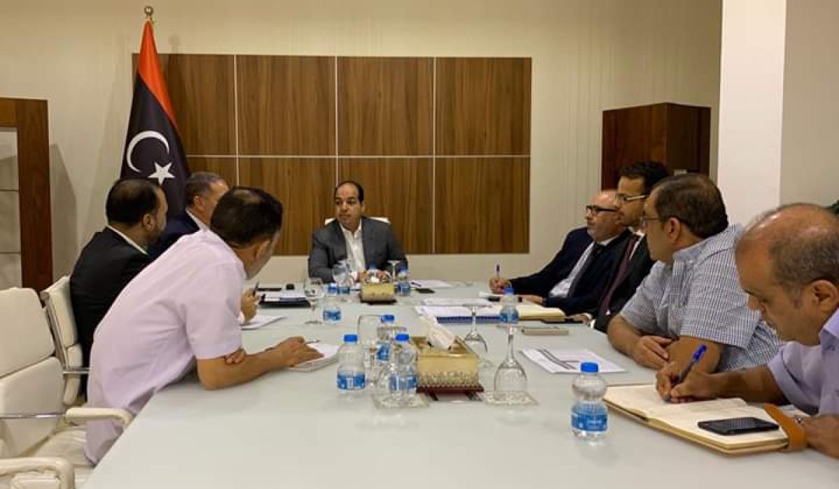 "معيتيق" يبحث آلية سير عمل الشركات العاملة في مجال توزيع الوقود