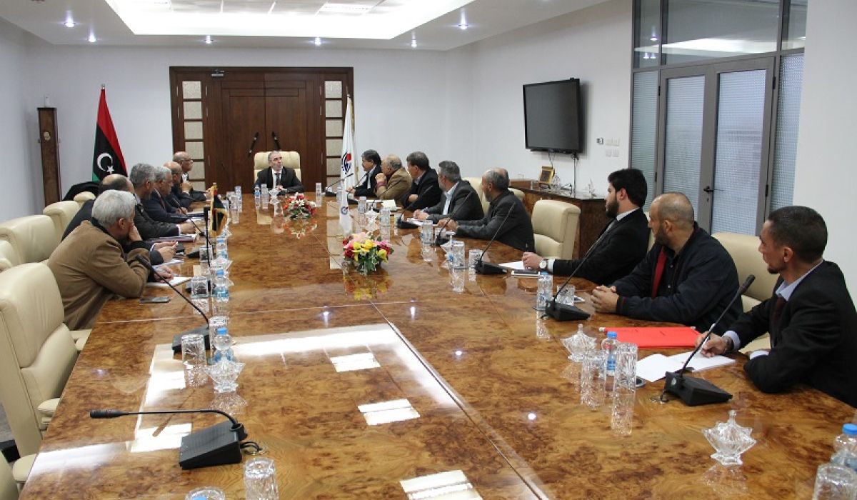 لقاء لدعم جهود مكافحة تهريب المشتقات النفطية واستمرار العمل بمصفاة الزاوية