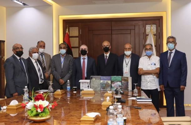 "الحاسي" ينفي أخبار وفاة رئيس مجلس النواب