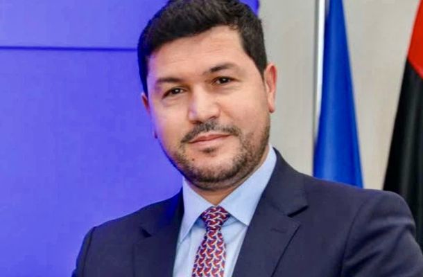 خاص.. "المركزي" يباشر في تنفيذ خطته لتوفير السيولة في حدود احتياجات المواطن الشهرية بقيمة ثلاثة آلاف دينار