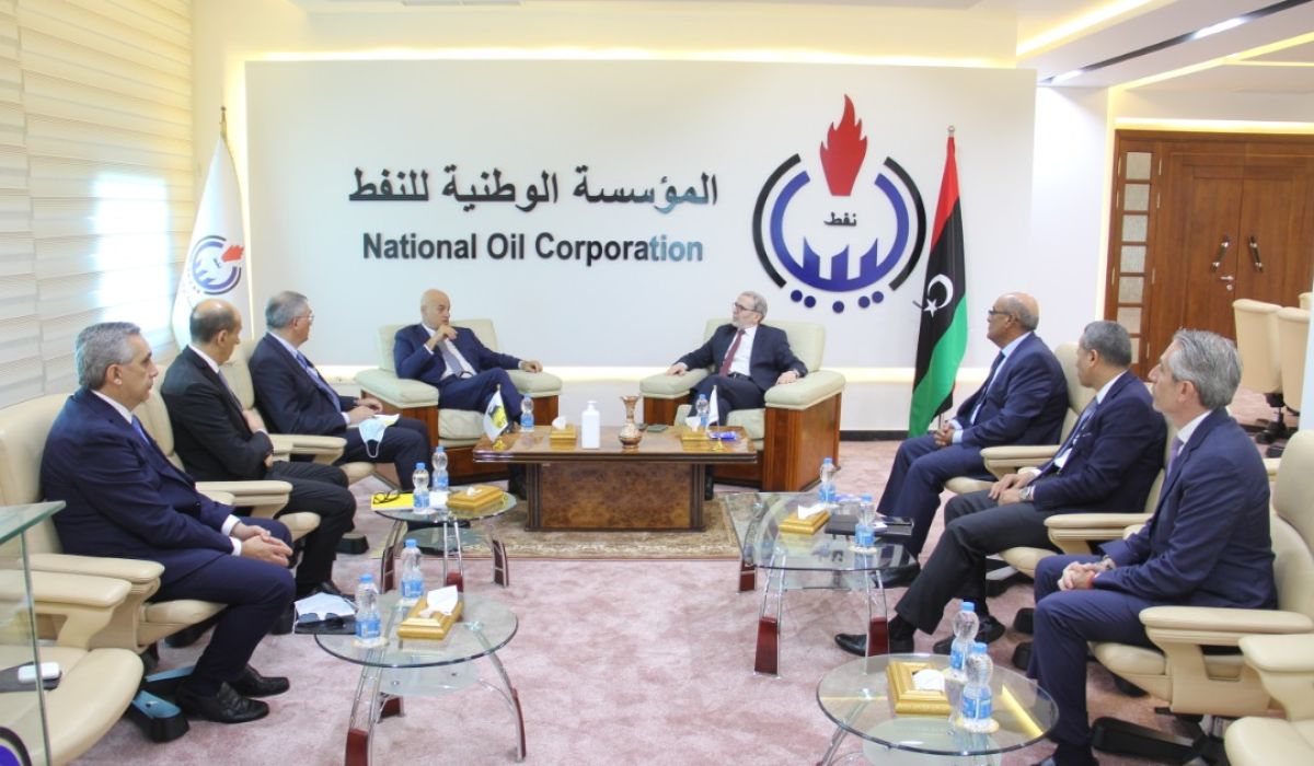 "صنع الله" يناقش مع مدير شركة إيني الإيطالية الآثار المترتبة على الإقفالات النفطية