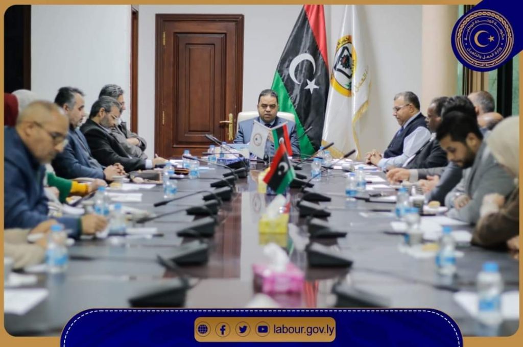 بلومبيرغ: نتيجة الأزمة السياسية المتفاقمة حقل الشرارة يتوقف عن الضخ