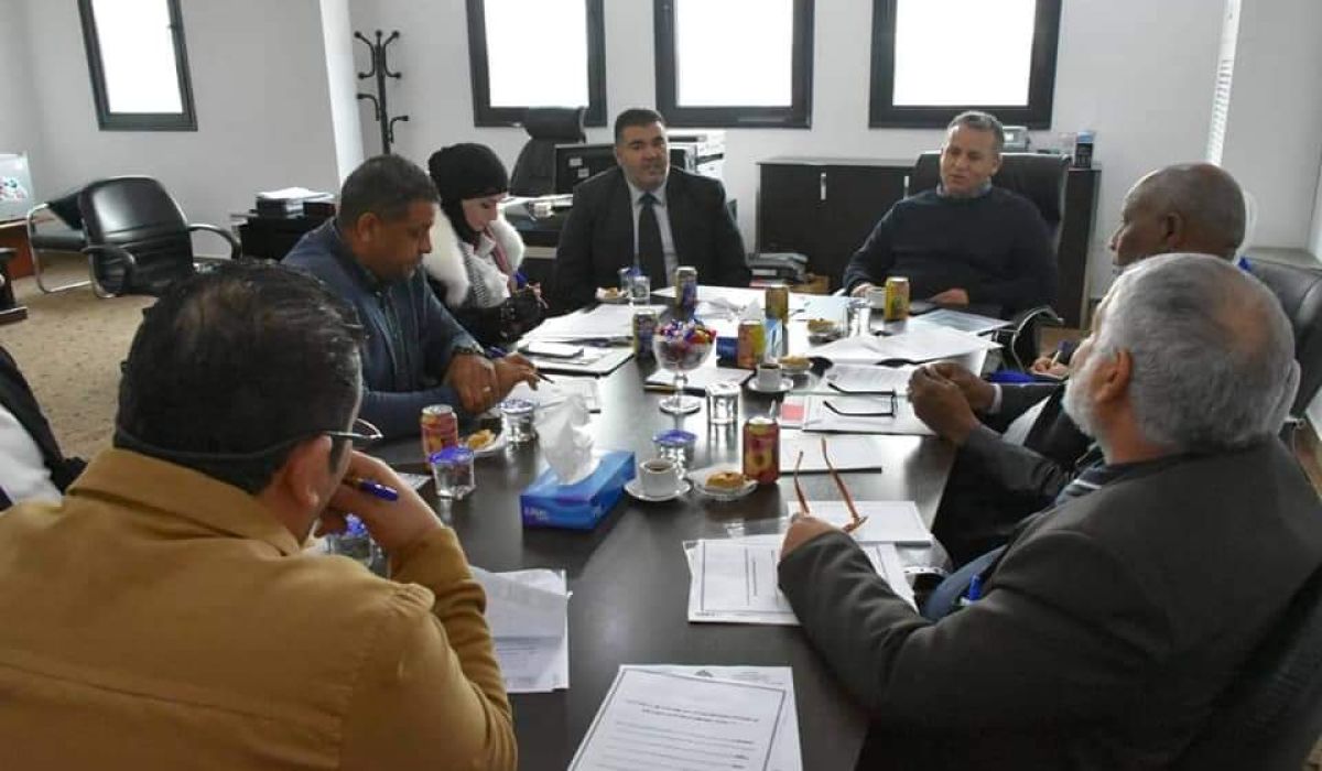 هيئة الاستثمار والخصخصة تناقش كيفية الوقوف على أوضاع الوحدات الاقتصادية