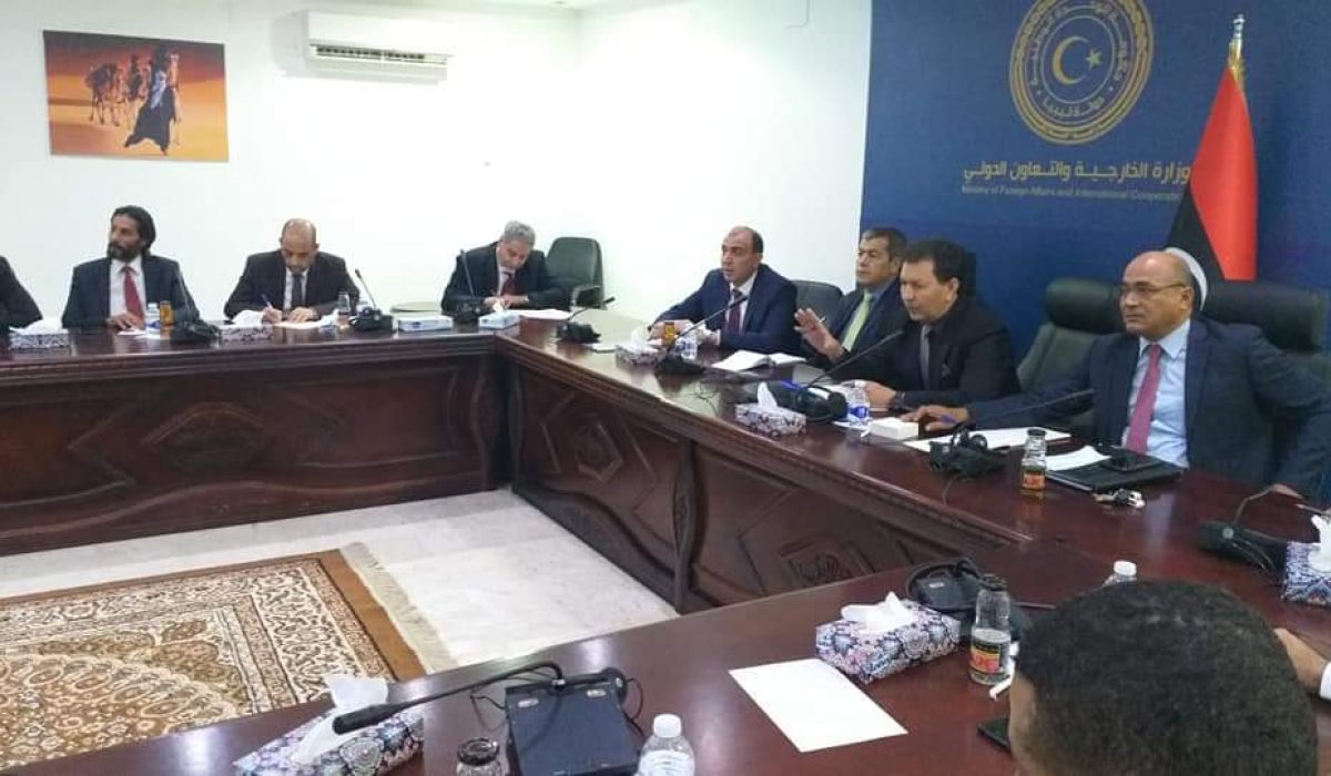 الخارجية تقوم بتنظيم اجتماع مع رؤساء البعثات لحلحلة الإشكاليات التي تواجه السفارات الليبية