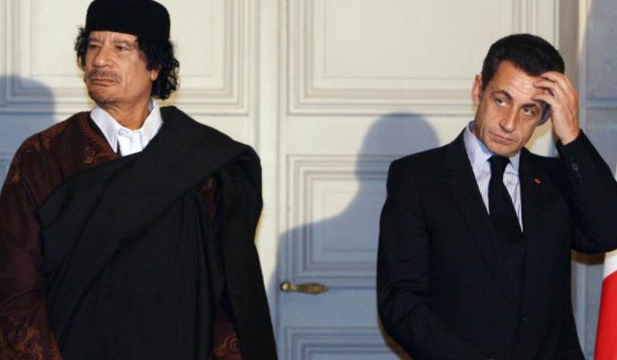 ساركوزي مطارد حتي بعد موت القذافي