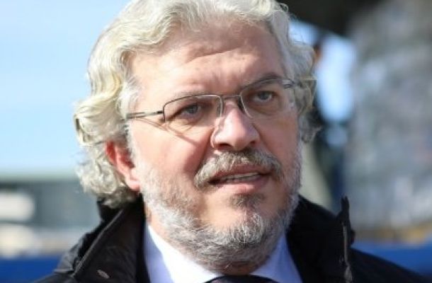 أفريكا إنتلجنيس: شبح العقوبات يخيم على صدام حفتر في لندن