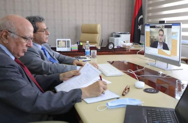 شكشك يجتمع مع وزيرة الشؤون الاجتماعية لمناقشة خطة استكمال مشروعاتها والشروع في برامج تدريبية مشتركة