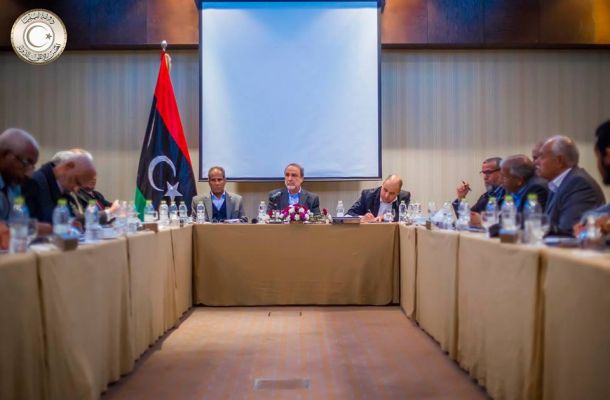 هل إختار مجلس النواب الوقت المناسب لأداء يمين شكري ؟