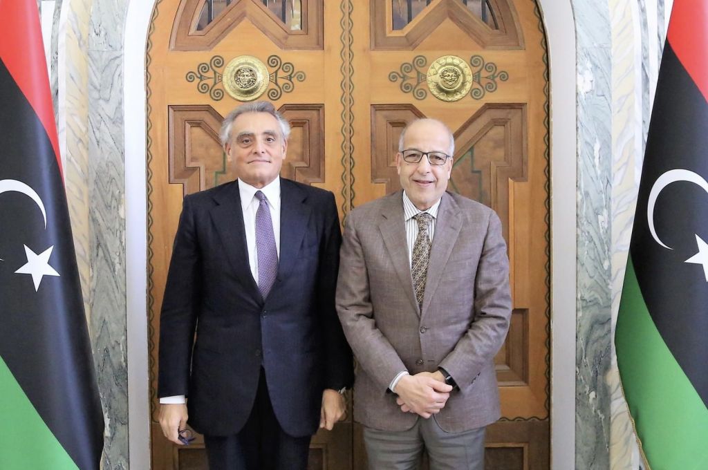 اجتماع لمناقشة خطة الإصلاحات الاقتصادية والإدارة الواجبة للمرحلتين الحالية والقادمة