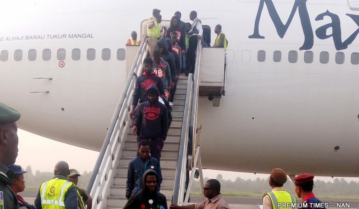 العائدون من ليبيا يرفضون منحة بلدانهم