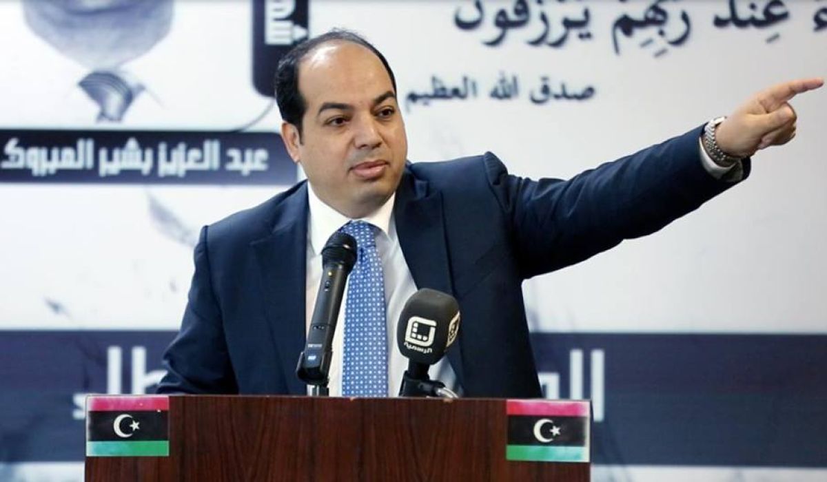 أحمد معيتيق يصف من يوقف ضخ النفط بالخائن للوطن