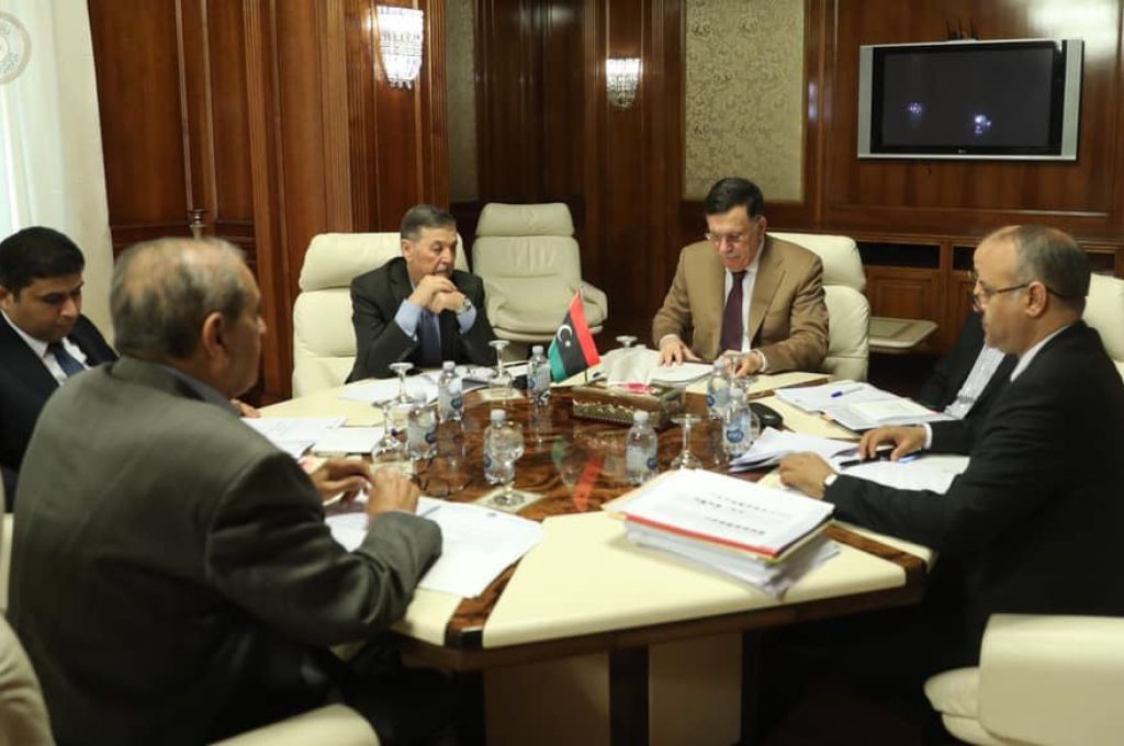 المركزي يوضح إجمالي مبيعات المصارف لمخصصات أرباب الأسر ويكشف عدة فروقات