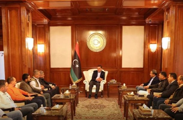خاص.. تسليم 20 مليون إلى فروع الوحدة بطرابلس