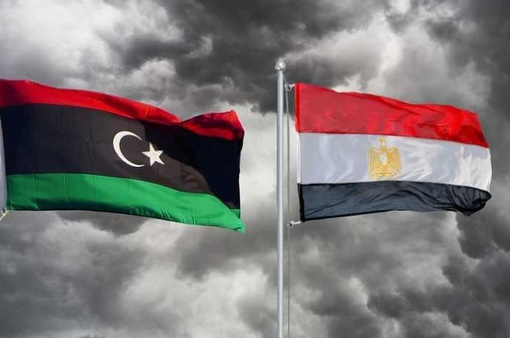 اندبندنت: تهديدات بإقفال النفط من جديد في حال لم يتم نقل "الوطنية النفط" شرق البلاد ومخاوف من وصاية دولية على النفط الليبي