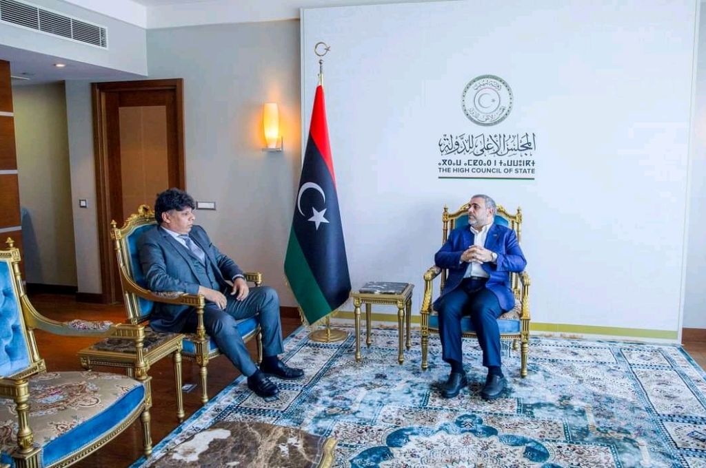 أنوار الخليج المحملة بحوالي 31 مليون لتر من الوقود ترسو بميناء طرابلس