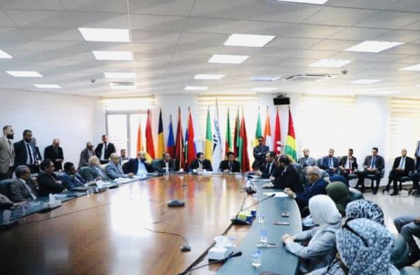 وزير الدولة لشؤون الهجرة غير الشرعية يجتمع مع رئيس الهيئة الليبية للإغاثة والمساعدات الانسانية