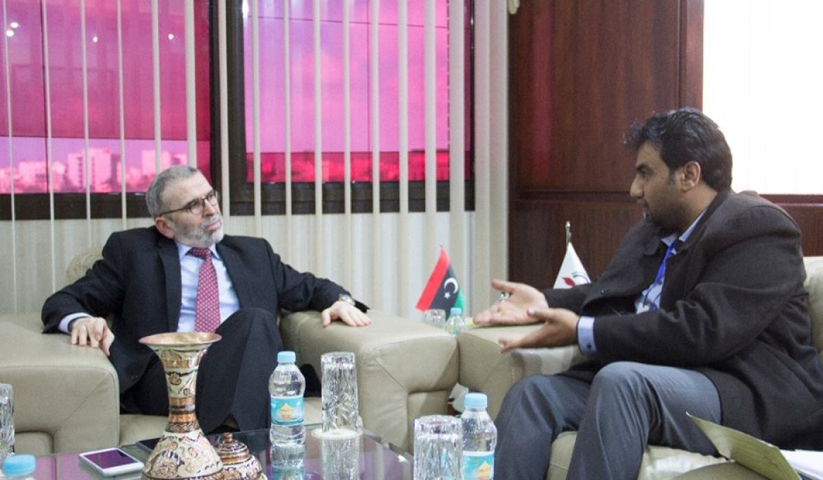 صنع الله والفاخري يطالبان الرئاسي بإدراج زيادة رواتب قطاع النفط في ميزانية 2019