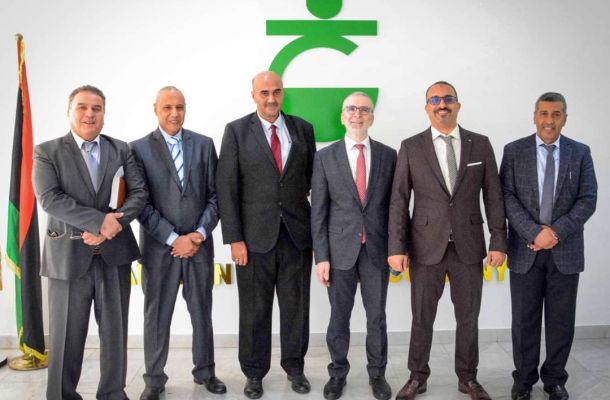 مصرف اليقين يلتقي وفداً من شركة هاتف ليبيا لبحث سبل التعاون المشترك