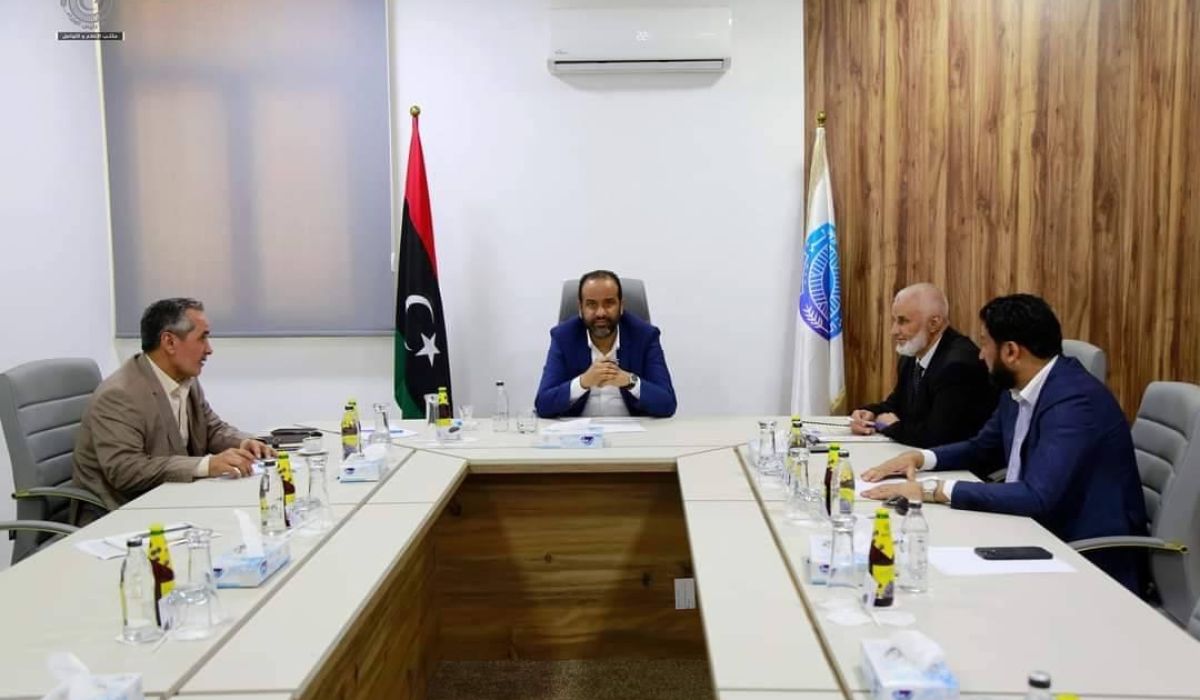 "الزادمة" يبحث سبل دعم الفلاحين وتوفير الإمكانيات الزراعية