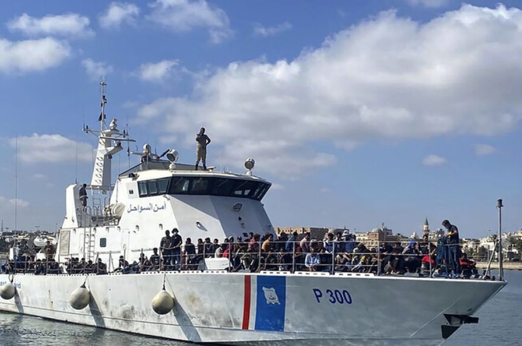 الرقابة على الأغذية والأدوية يرصد عدداً من الملاحظات خلال جولته لنقاط التطعيم بميدان الشهداء