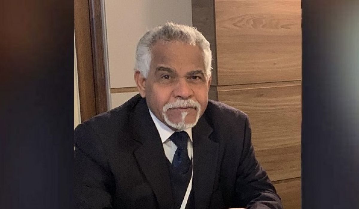 "أبوسنينة" يكتب حول التنبيه الذي وجه إلى المصرف المركزي من قبل بنك الاحتياطي الفدرالي الأمريكي بشأن اخضاع معاملاته المقومة بالدولار الأمريكي للمراجعة والتدقيق