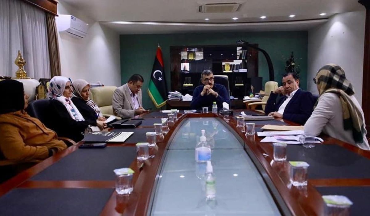 "التومي" يبحث تعزيز دور المرأة في التنمية المحلية