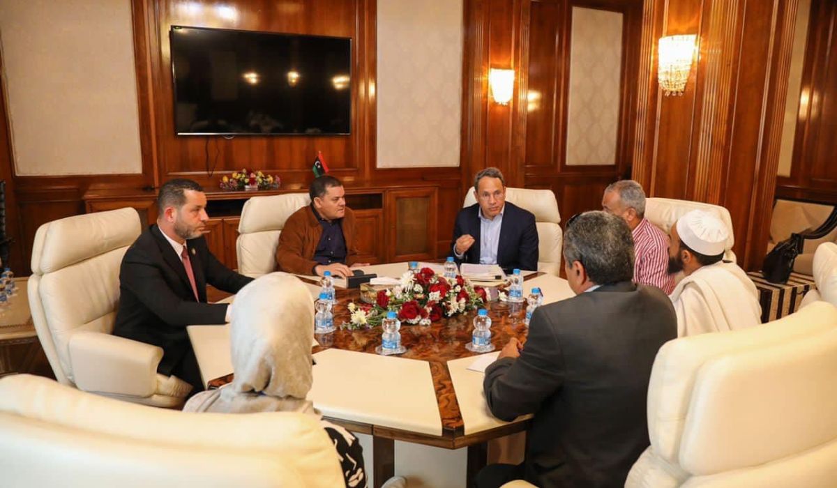 "الدبيبة" يُطمئن موظفي مصلحة الأحوال المدنية بأن ملفاتهم الوظيفية وإجراءاتهم المالية ستكون تابعة لوزارة الداخلية