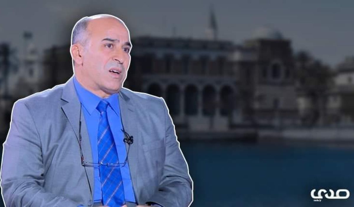 العكاري يتحدث عن موعد توفر السيولة وصراع المركزي مع السوق الموازي