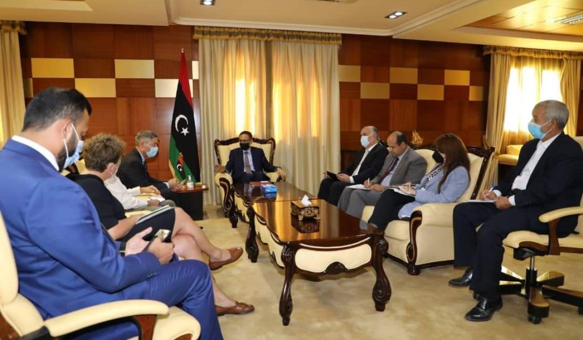 الحويج يجتمع مع سفير ألمانيا لبحث أوجه التعاون الاقتصادي والتجاري وتعزيز العلاقات بين البلدين