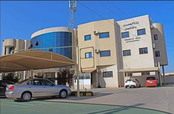 خاص.. فريق السيولة يفصح لصدى عن تسليم 10 مليون لفروع الوحدة بالجبل الغربي