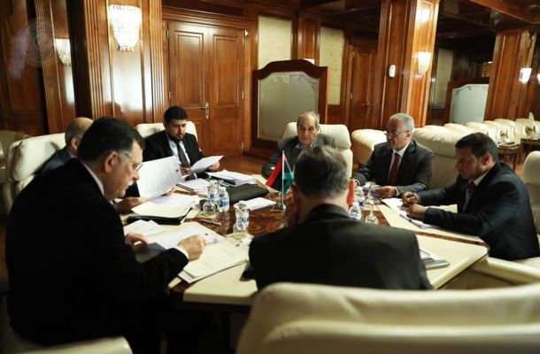 "بن يوسف" يحذر من عقد مؤتمر صحفي يضر بسمعة المصرف الخارجي ويطالب الجهات الرسمية بالتدخل لوقف المهزلة