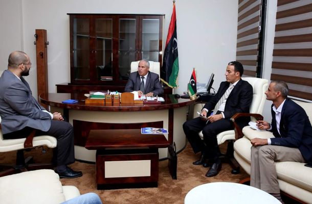 عميد بلدية سرت يبحث مع رئيس إدارة جهاز استثمار مياه النهر الصناعي المعوقات التى تواجه مشروع الأبقار بالبلدية