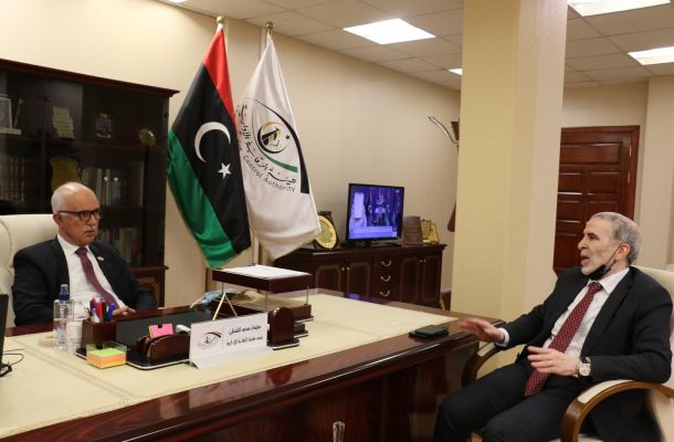 عقيلة صالح يعقد اجتماعاً مع رئيس الهيئة العامة للأوقاف والشؤون الإسلامية