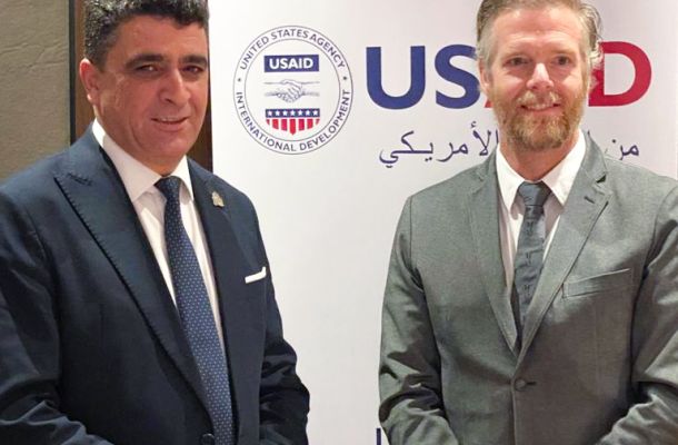 عميد بلدية زوارة يُناقش مع مدير شركة الخطوط التونسية سُبل فتح رحلات جوية بين مطاري زوارة وتونس "قرطاج"